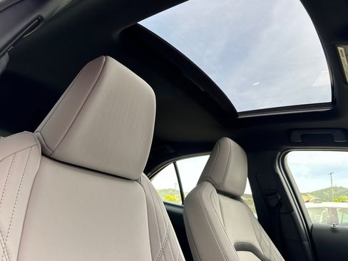 New 2026 Lexus UX 300h FWD image 15