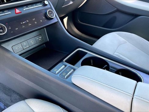 Used 2024 Hyundai Sonata SEL FWD image 19