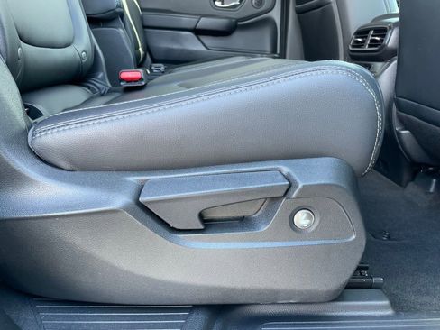 Certified 2025 Honda Pilot EX-L image 35