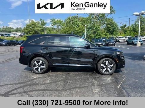 Certified 2023 Kia Sorento S FWD image 8