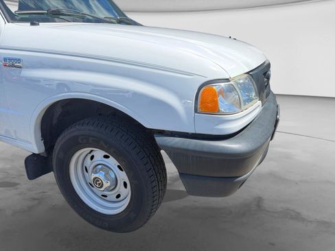 Used 2005 MAZDA B-Series Pickup 2WD Cab Plus B3000 image 2