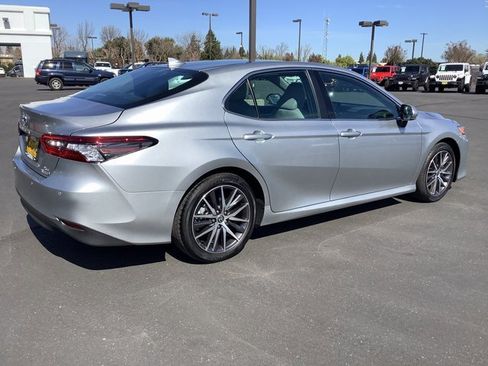 Used 2023 Toyota Camry XLE image 30