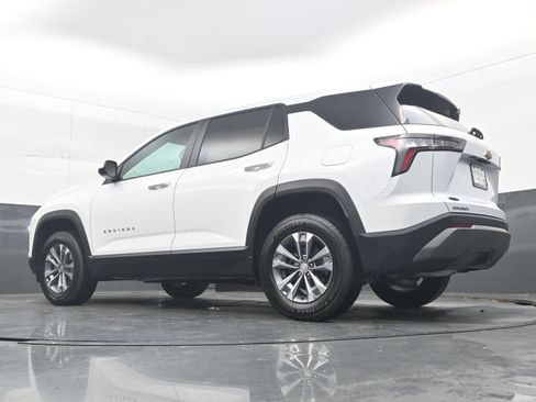 Used 2026 Chevrolet Equinox LT FWD image 28