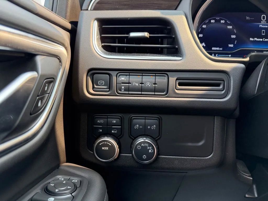 Used 2023 Chevrolet Tahoe LT AWD/4WD image 15