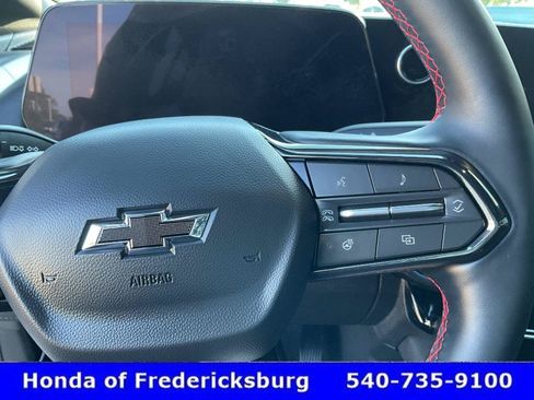 Used 2024 Chevrolet Equinox EV RS FWD image 32