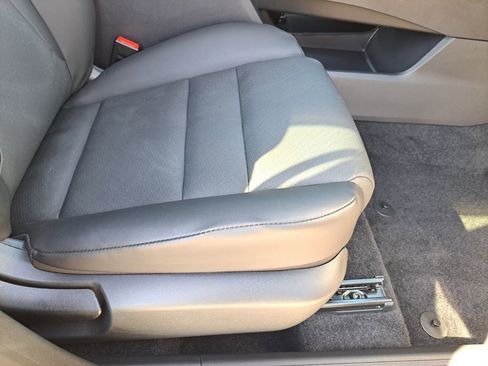 Used 2025 Nissan Rogue SV w/ SV Premium Package image 12