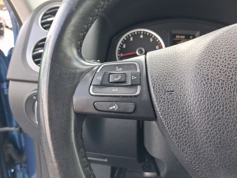 Used 2017 Volkswagen Tiguan S image 17