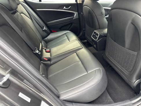 Used 2025 Genesis G70 2.5T RWD image 39