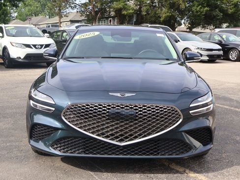 Used 2025 Genesis G70 2.5T RWD image 3