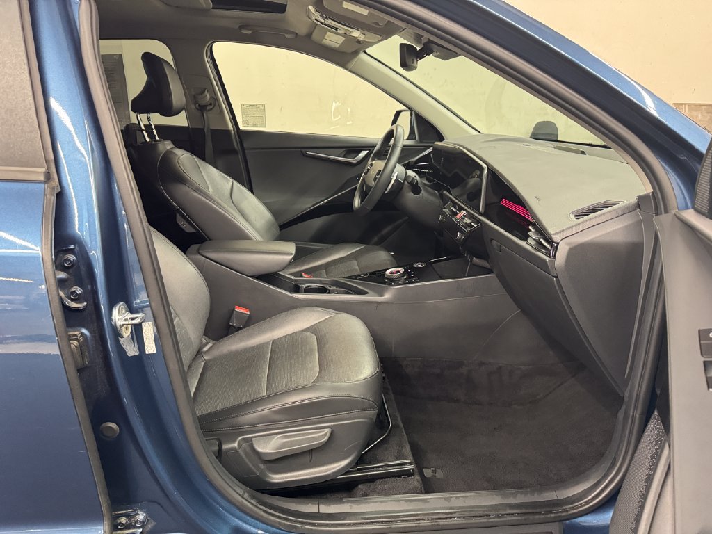 Used 2023 Kia Niro SX Touring FWD image 15
