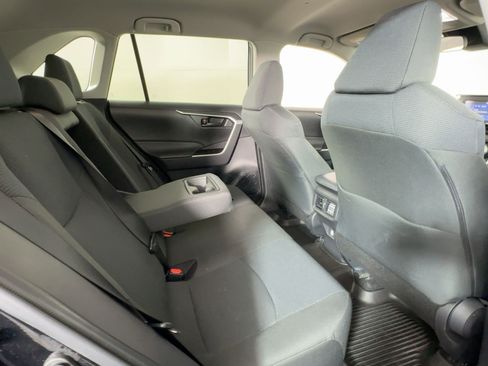 Used 2022 Toyota RAV4 LE image 27