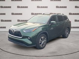 Used 2023 Toyota Highlander XLE FWD video 1