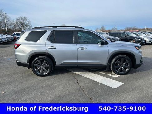 Certified 2024 Honda Pilot Sport image 7