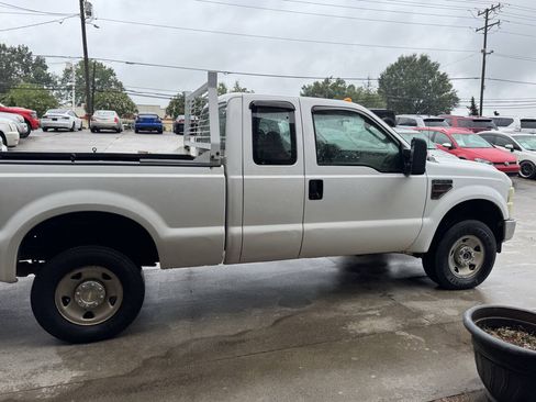 Used 2008 Ford F250 FX4 AWD/4WD image 5