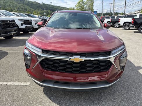 Used 2024 Chevrolet Trax LT w/ Driver Confidence Package FWD image 7