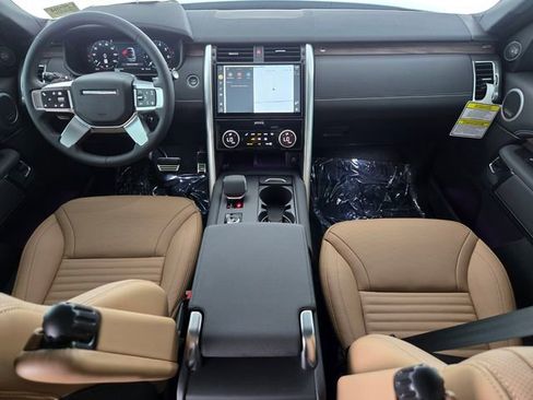 New 2025 Land Rover Discovery Dynamic SE AWD/4WD image 4