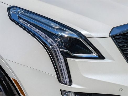 Certified 2025 Cadillac XT5 Premium Luxury image 9