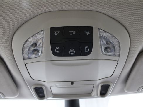 Used 2024 Chrysler Pacifica Limited image 24