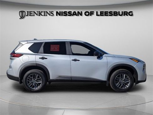 Certified 2025 Nissan Rogue S image 10