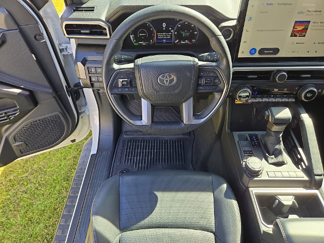 Used 2025 Toyota 4Runner Limited w/ Tow Technology Package AWD/4WD image 3