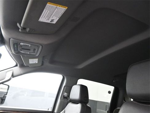 Used 2024 GMC Sierra 2500 SLT w/ SLT Convenience Package image 12