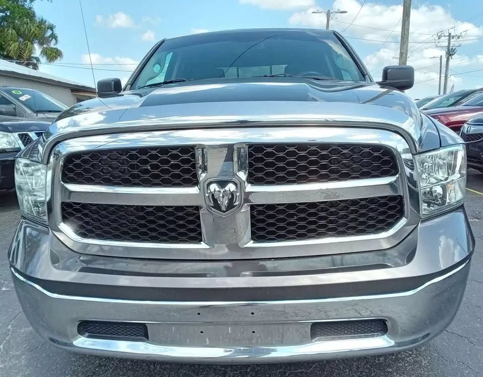 Used 2015 RAM 1500 Classic SLT RWD image 3
