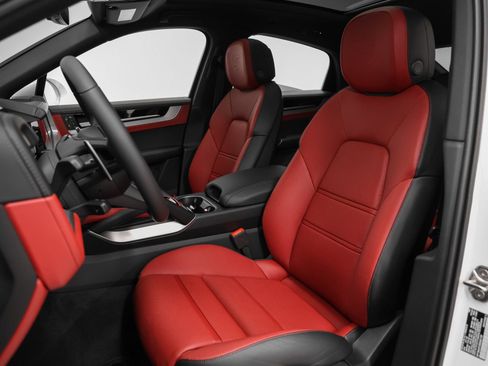 Certified 2025 Porsche Cayenne Coupe AWD/4WD image 5