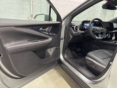 New 2026 Chevrolet Blazer EV LT image 12