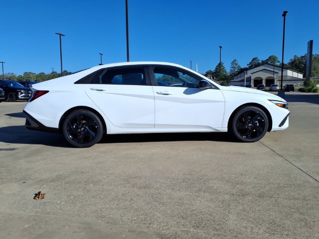 New 2026 Hyundai Elantra SEL Sport FWD image 2