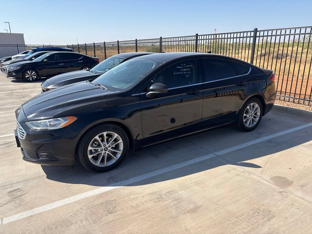 Used 2020 Ford Fusion SE FWD image 3