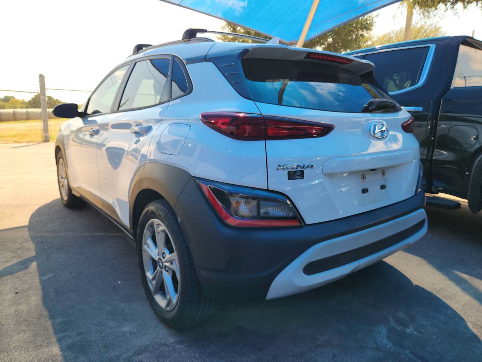 Used 2022 Hyundai Kona SEL w/ Convenience Package FWD image 3