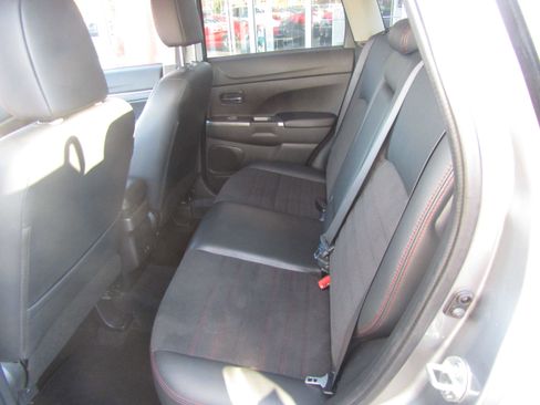 Used 2023 Mitsubishi Outlander Sport SE image 11