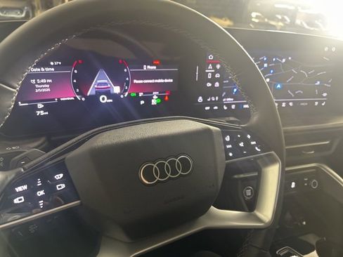 Used 2025 Audi Q5 Premium Plus w/ Premium Plus image 30