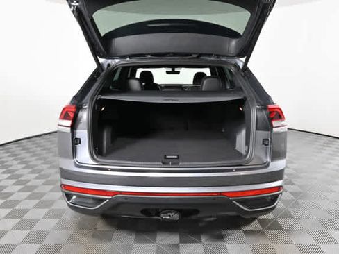 Certified 2023 Volkswagen Atlas Cross Sport SE image 9