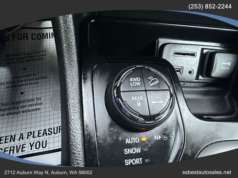 Used 2016 Jeep Cherokee Trailhawk w/ Leather Interior Group image 35