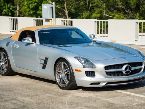 Used 2012 Mercedes-Benz SLS AMG Roadster image 19