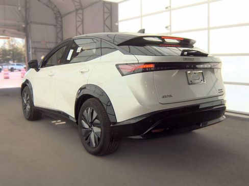 Used 2025 Nissan Ariya AWD image 3