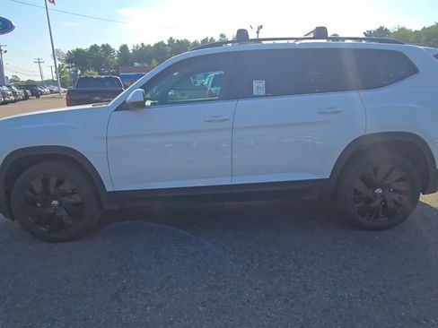 Used 2024 Volkswagen Atlas SE AWD/4WD image 16