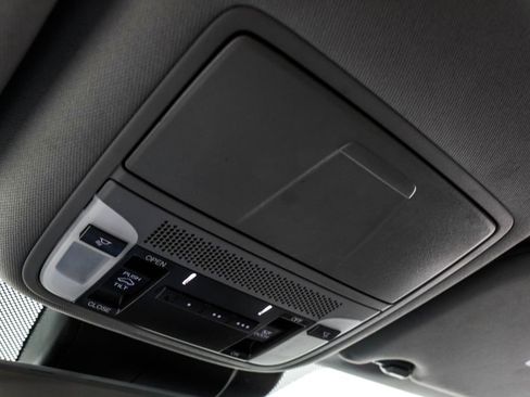 Used 2018 Acura TLX image 39