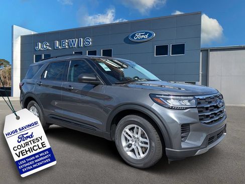 New 2026 Ford Explorer Active RWD image 1