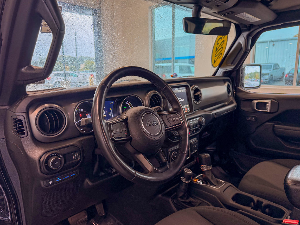 Used 2023 Jeep Wrangler Unlimited w/ Dual Top Group AWD/4WD image 12