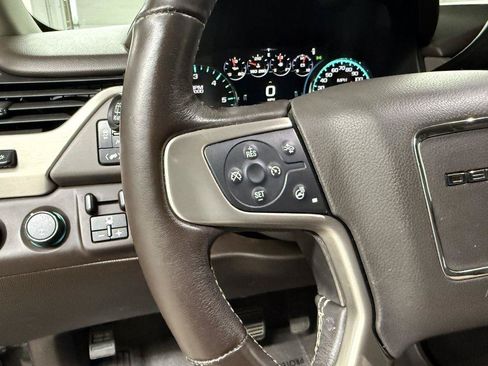 Used 2019 GMC Yukon XL Denali w/ Open Road Package AWD/4WD image 17