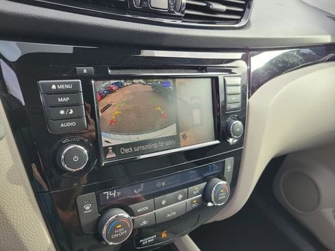 Used 2022 Nissan Rogue Sport SL FWD image 23