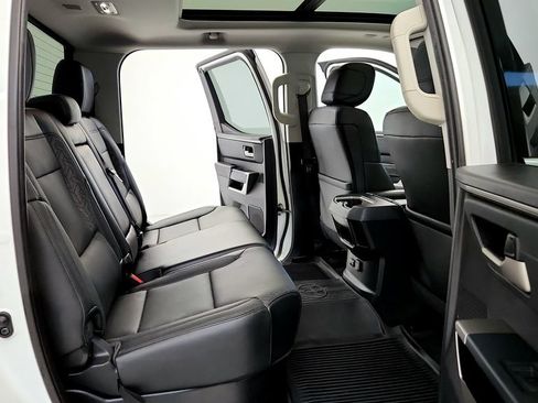 Used 2022 Toyota Tundra Limited AWD/4WD image 17