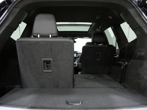 Used 2022 Cadillac XT6 Premium Luxury w/ Technology Package image 29