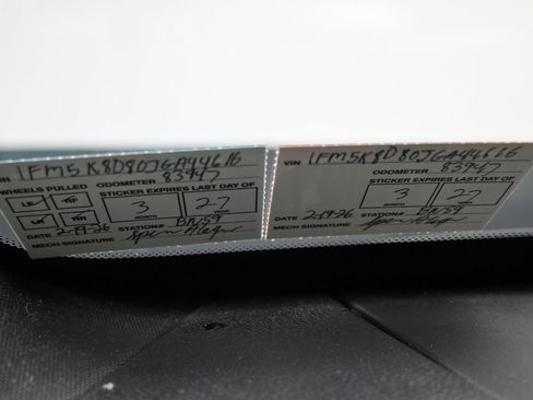 Used 2018 Ford Explorer XLT w/ Equipment Group 201A image 10