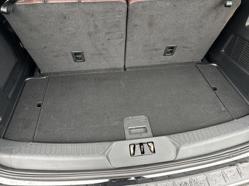 Used 2022 Ford Explorer Platinum w/ Equipment Group 601A image 31