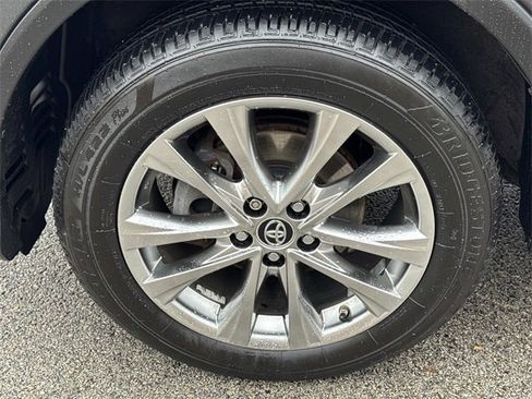 Used 2016 Toyota RAV4 Limited image 9