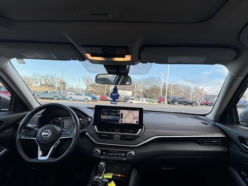 Used 2024 Nissan Altima 2.5 SL image 10