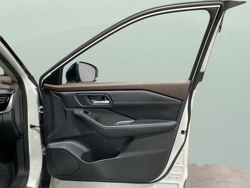 Certified 2023 Nissan Rogue SL w/ SL Premium Package image 28